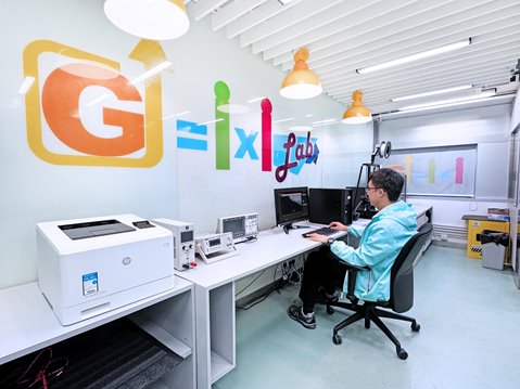 G-ixi.jpg
