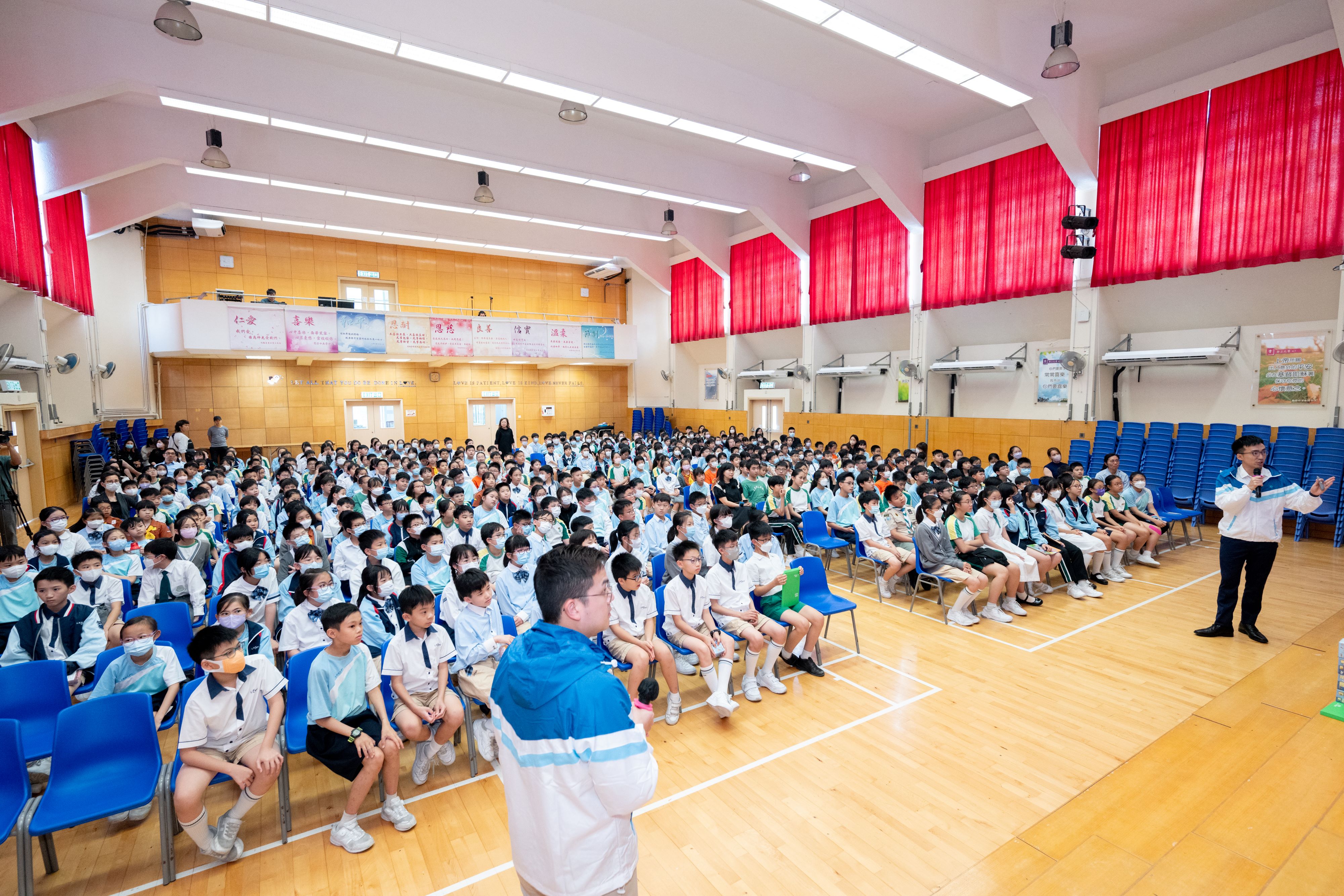 Schools can arrange students across multiple levels to join the talks. 